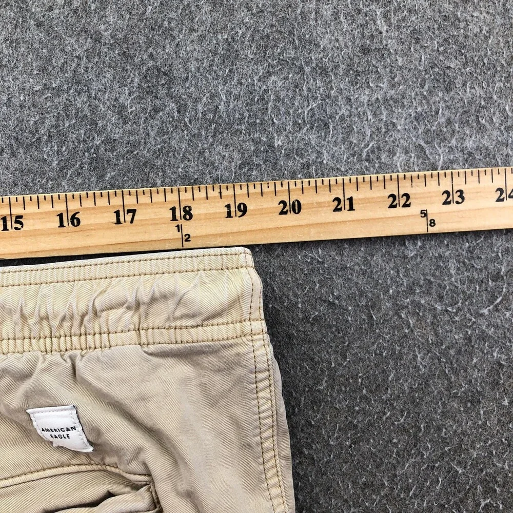 American Eagle Outfitters Shorts Mens XL Beige Chino Elastic Waist 7 Inseam